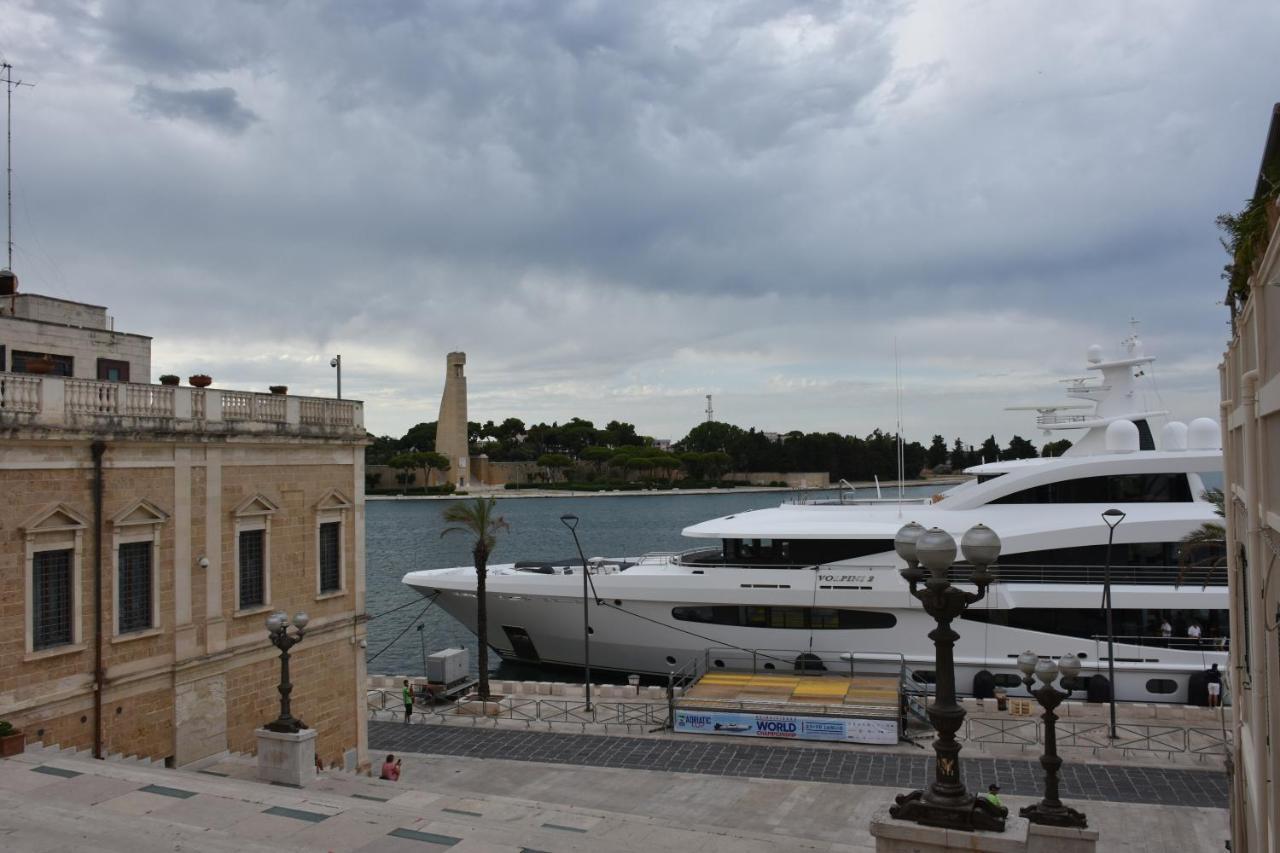 Il Duomo E Il Mare Apartment Brindisi Luaran gambar